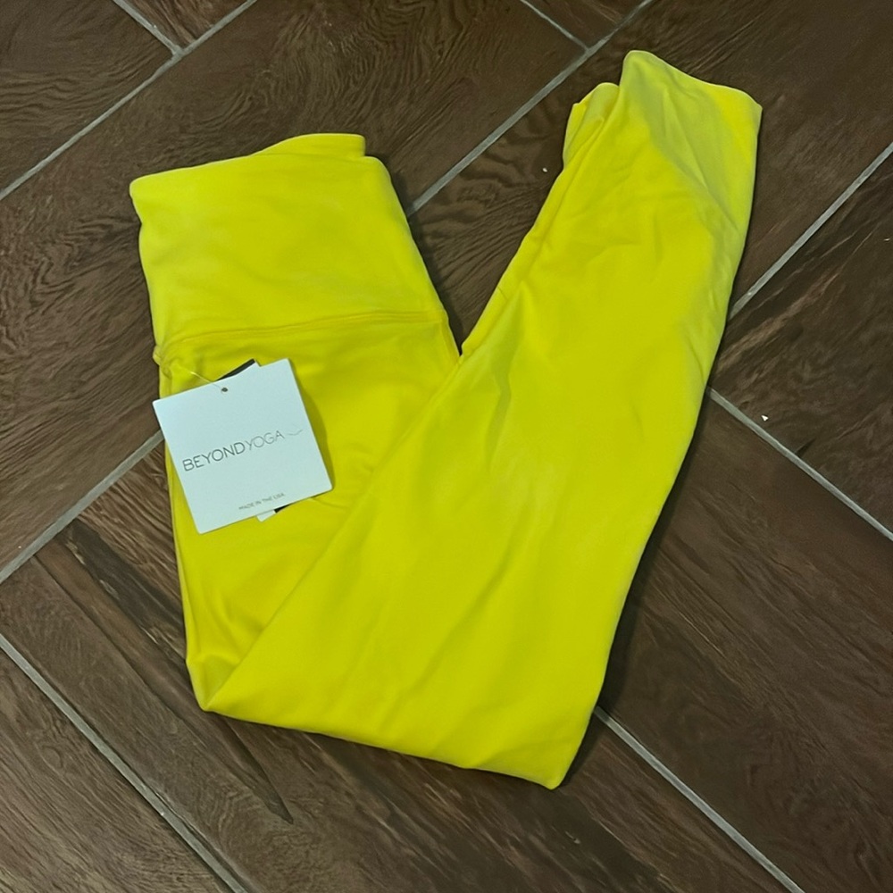 NWT Beyond Yoga Leggings
